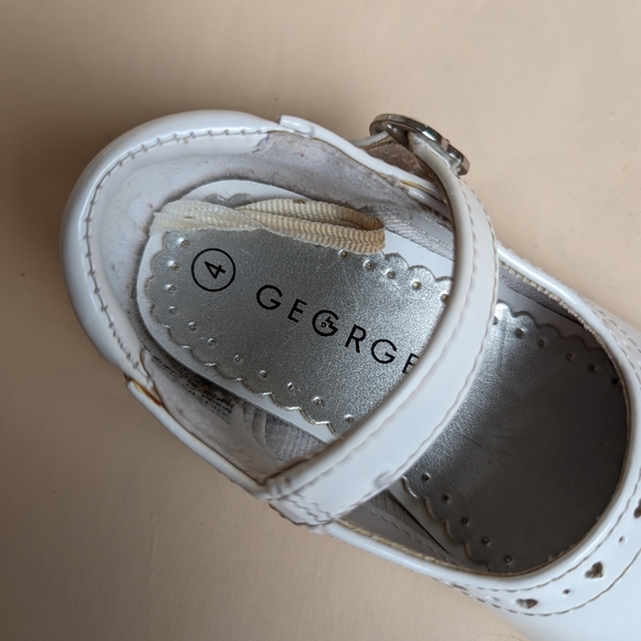 George White Mary Jane Baby Shoes Size 4 - Picture 5 of 7